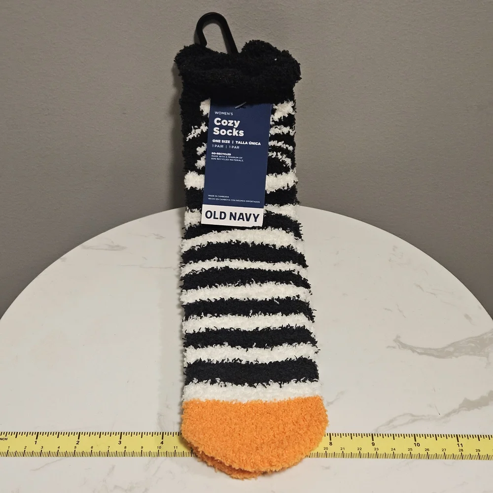 Old Navy Women's Cozy Striped w/ Cat Face Socks Orange Toe